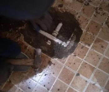 红岗卫生间漏水维修公司为您分享下卫生间渗水如何处理及注意事项